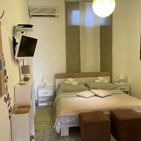 Sterna Apartment *